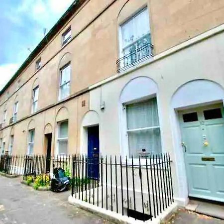Modern, Stylish Apartment In Central Bath Exterior foto